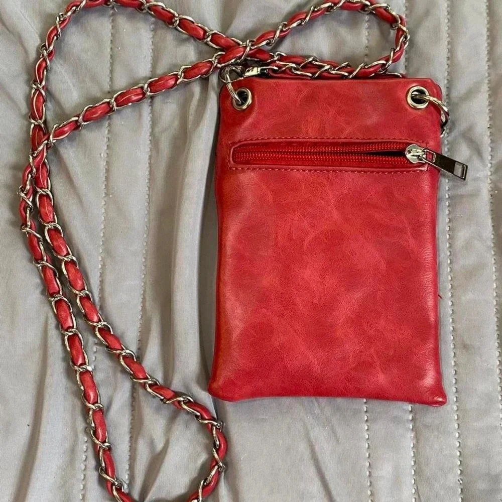 Red and black crossbody bag with‎ chain strap and bead detail 7